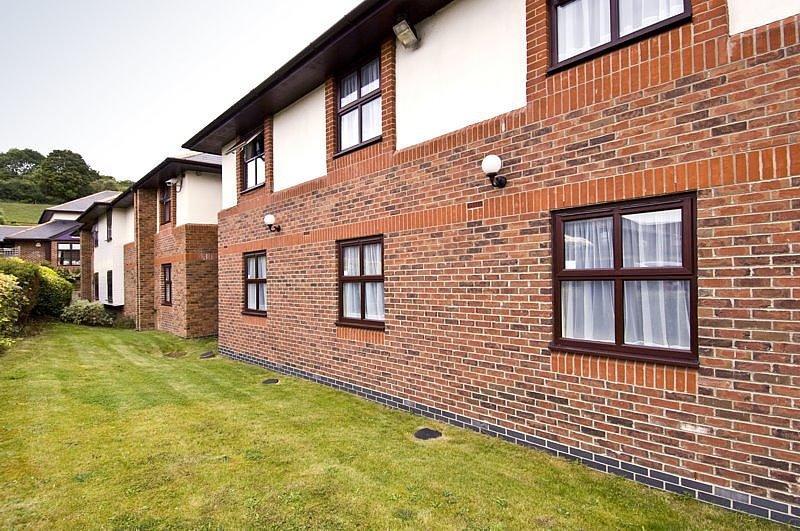 Premier Inn High Wycombe/Beaconsfield ภายนอก รูปภาพ
