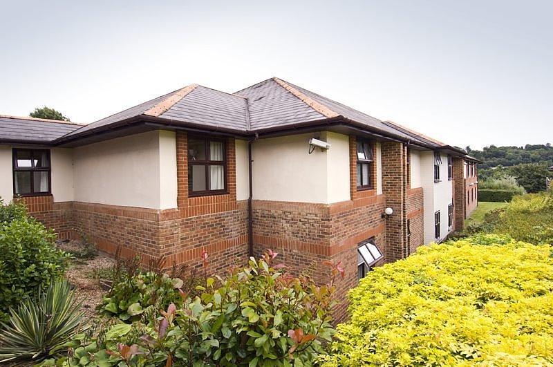 Premier Inn High Wycombe/Beaconsfield ภายนอก รูปภาพ
