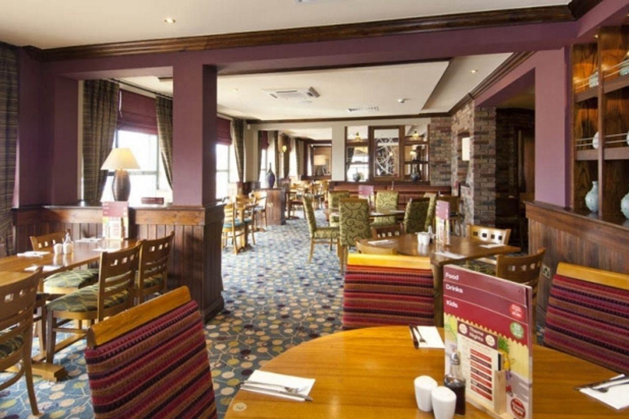Premier Inn High Wycombe/Beaconsfield ภายนอก รูปภาพ