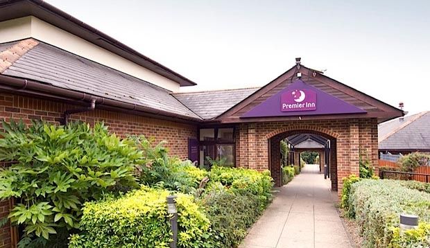 Premier Inn High Wycombe/Beaconsfield ภายนอก รูปภาพ